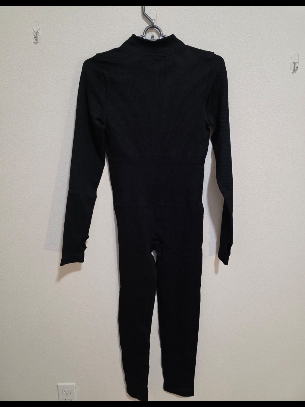 OQQ Ladies Size Medium Yoga Suit - Picture 3 of 3